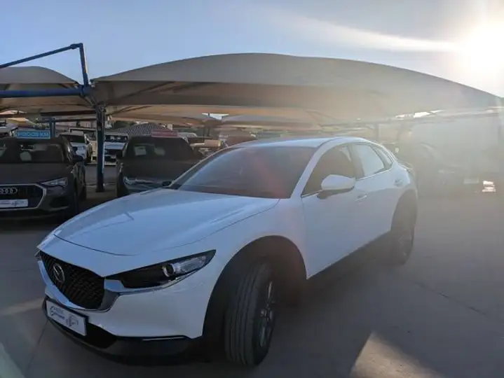 Mazda CX-30 2025, foto 8