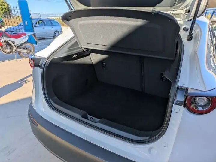 Mazda CX-30 2025, foto 30