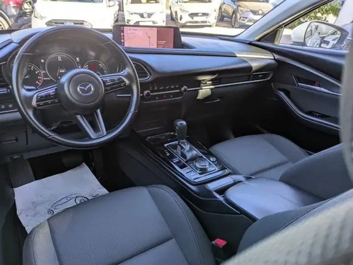 Mazda CX-30 2025, foto 12