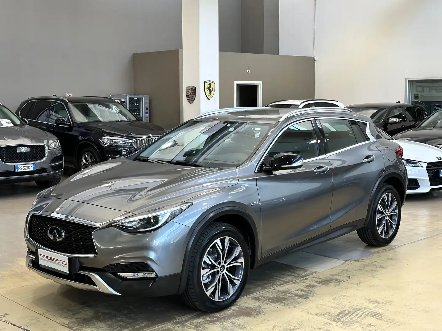 Infiniti QX30 2.2d Premium AWD DCT - 18" - LED Gris - 1
