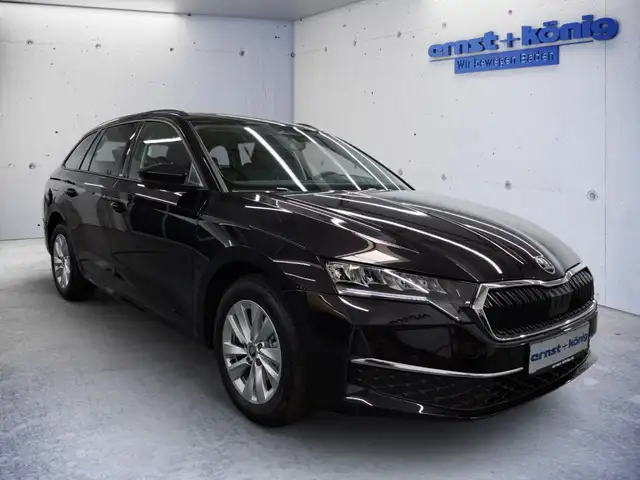 Skoda Octavia view 2