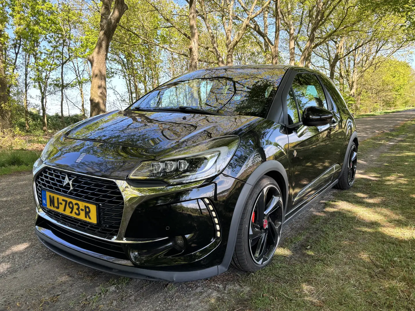 DS Automobiles DS 3 Performance Black Special Zwart - 2