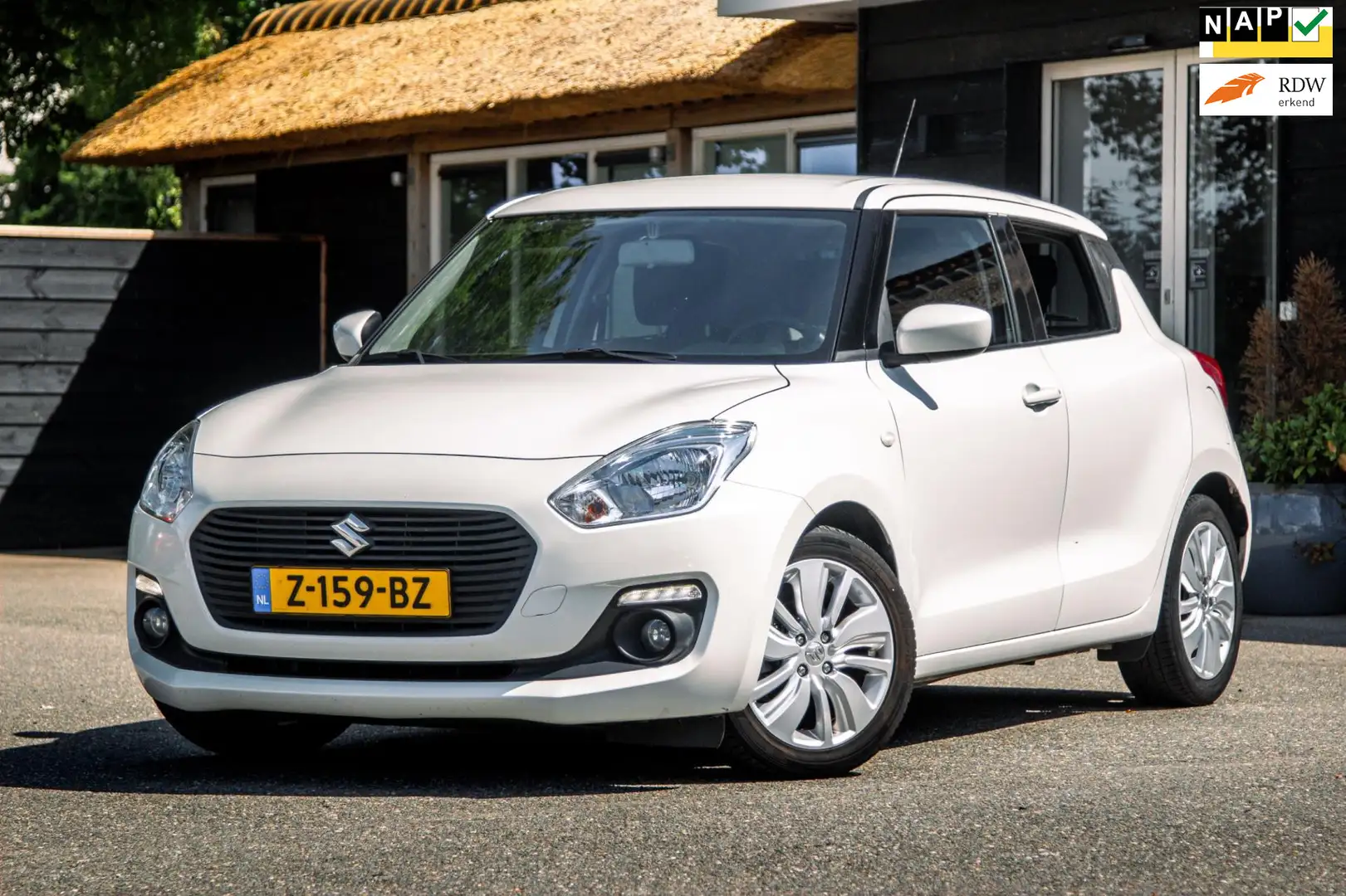 Suzuki Swift 1.2 Comfort I Parelmoer Wit I LM Wiel I Camera I Wit - 1