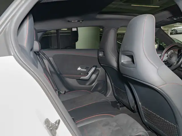 Mercedes-Benz CLA view 10