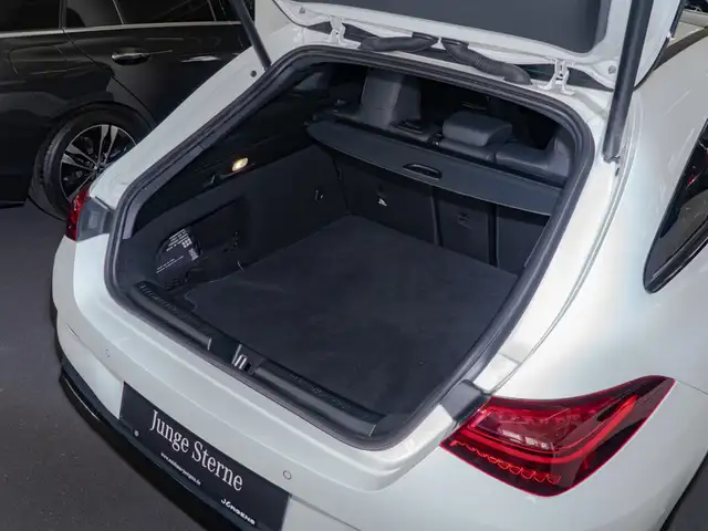 Mercedes-Benz CLA view 7