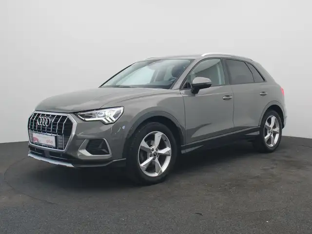 Audi Q3 view 2