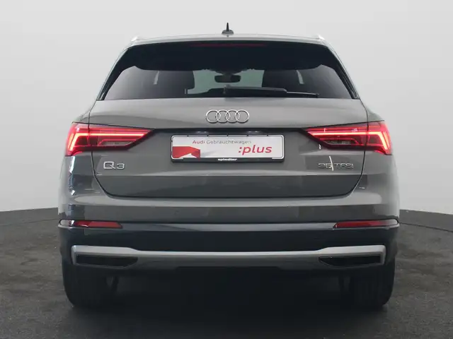 Audi Q3 view 6