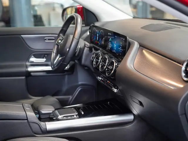 Mercedes-Benz Gla view 11