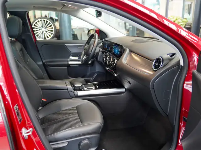 Mercedes-Benz Gla view 10