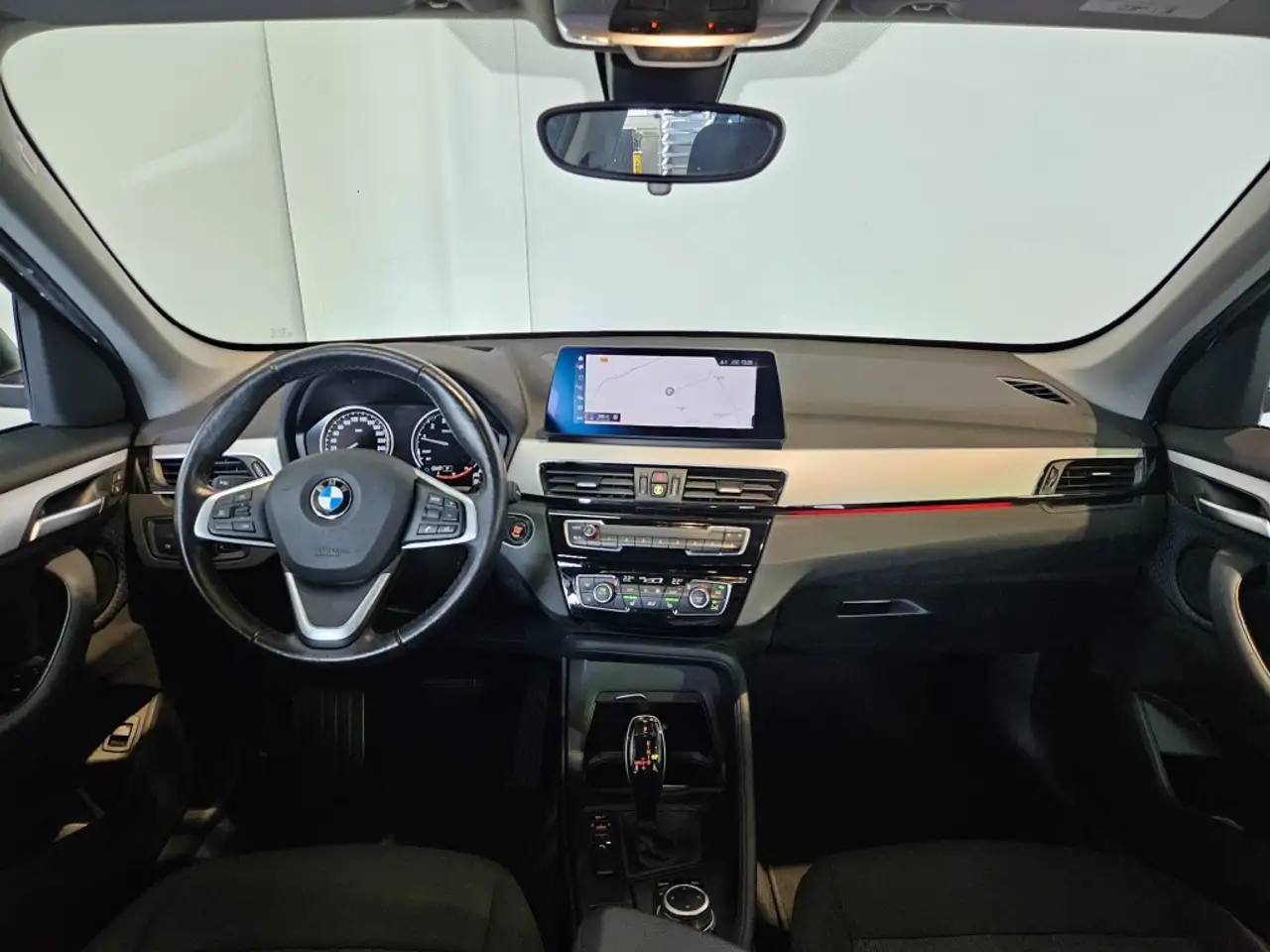 BMW X1 sDrive20i Business Edition / Camera / Memory / Hea, миниатюра 12