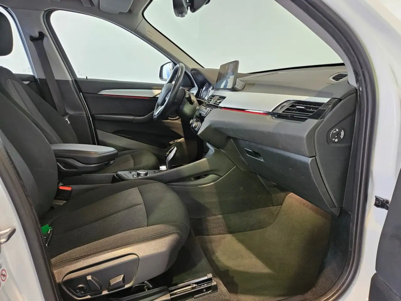 BMW X1 sDrive20i Business Edition / Camera / Memory / Hea, миниатюра 26