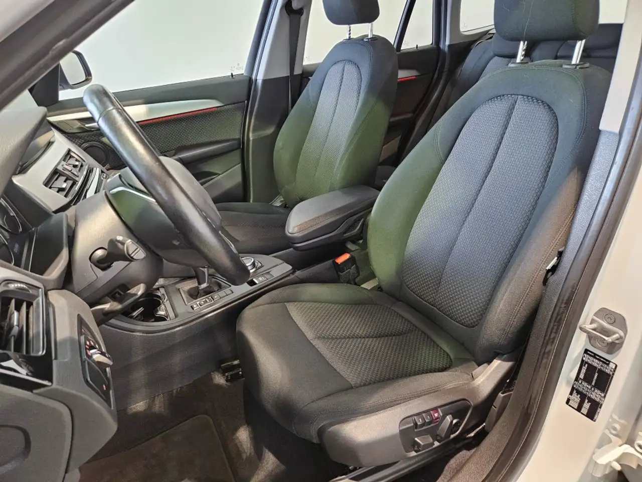 BMW X1 sDrive20i Business Edition / Camera / Memory / Hea, миниатюра 29