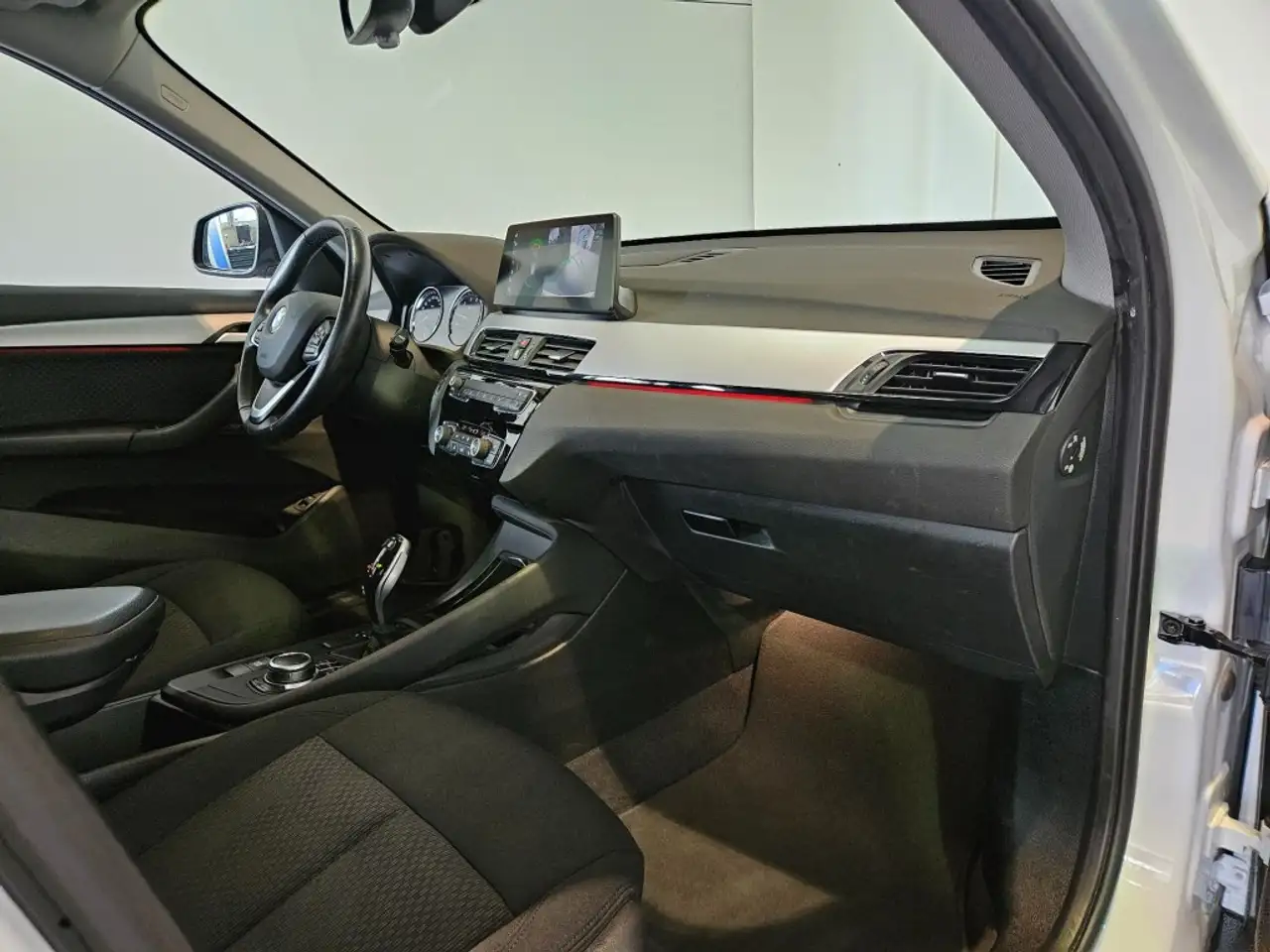 BMW X1 sDrive20i Business Edition / Camera / Memory / Hea, миниатюра 15