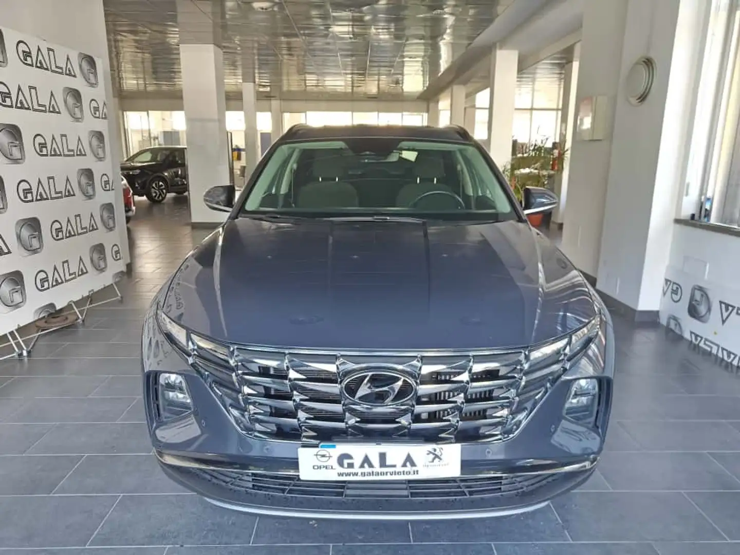 Hyundai TUCSON 1.6 t-gdi 48V Xline 2wd imt Gris - 2