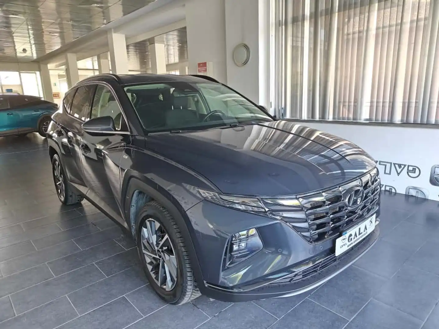 Hyundai TUCSON 1.6 t-gdi 48V Xline 2wd imt Gris - 1
