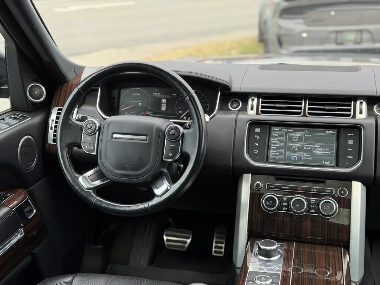 Land Rover Range Rover photo Land Rover Range Rover
