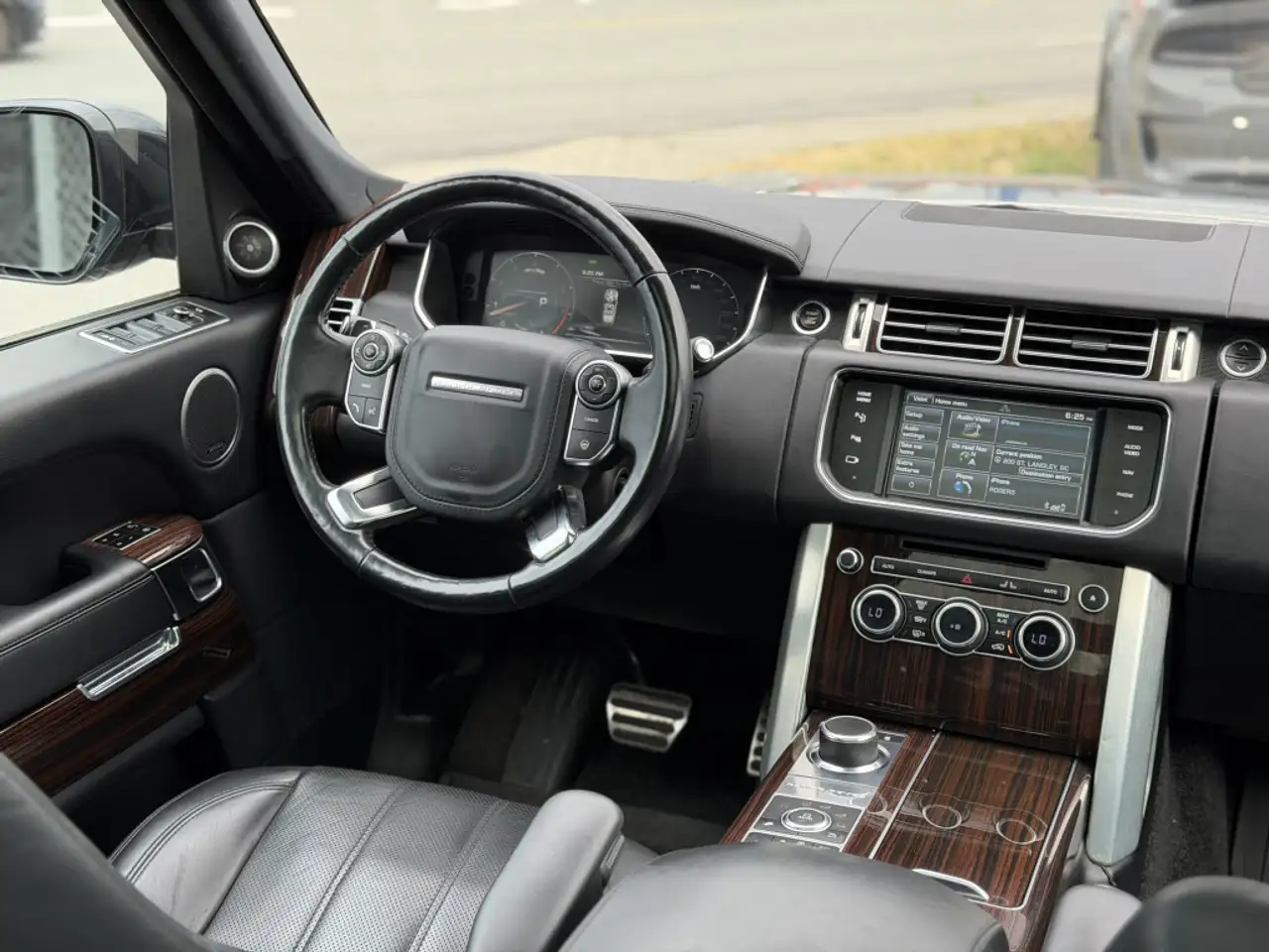 Land Rover Range Rover photo Land Rover Range Rover