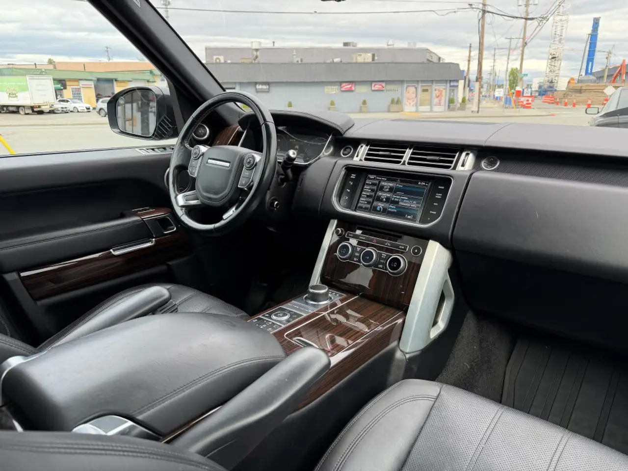 Land Rover Range Rover photo Land Rover Range Rover