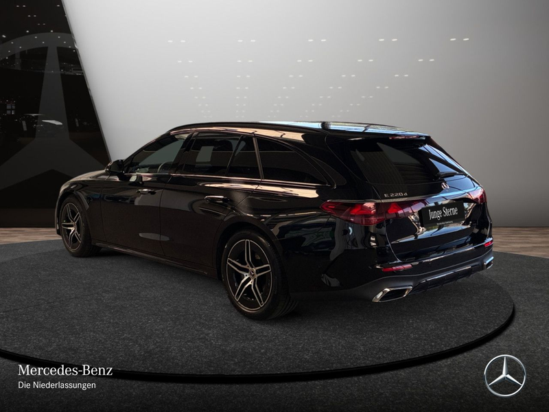 Mercedes-Benz E 220 d T AMG Pano Distr. LED AHK Night Kamera PTS — photo 10