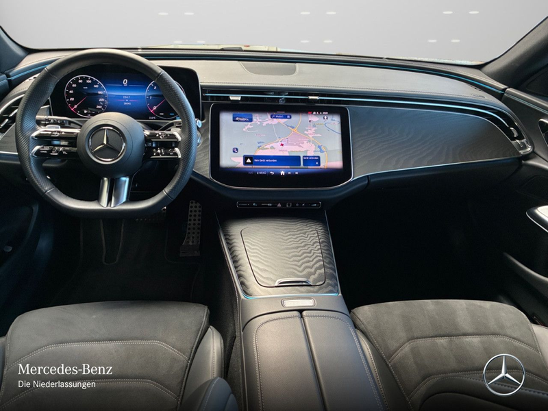 Mercedes-Benz E 220 d T AMG Pano Distr. LED AHK Night Kamera PTS — photo 13