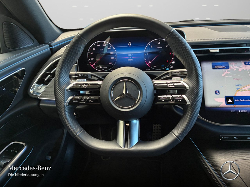 Mercedes-Benz E 220 d T AMG Pano Distr. LED AHK Night Kamera PTS — photo 14