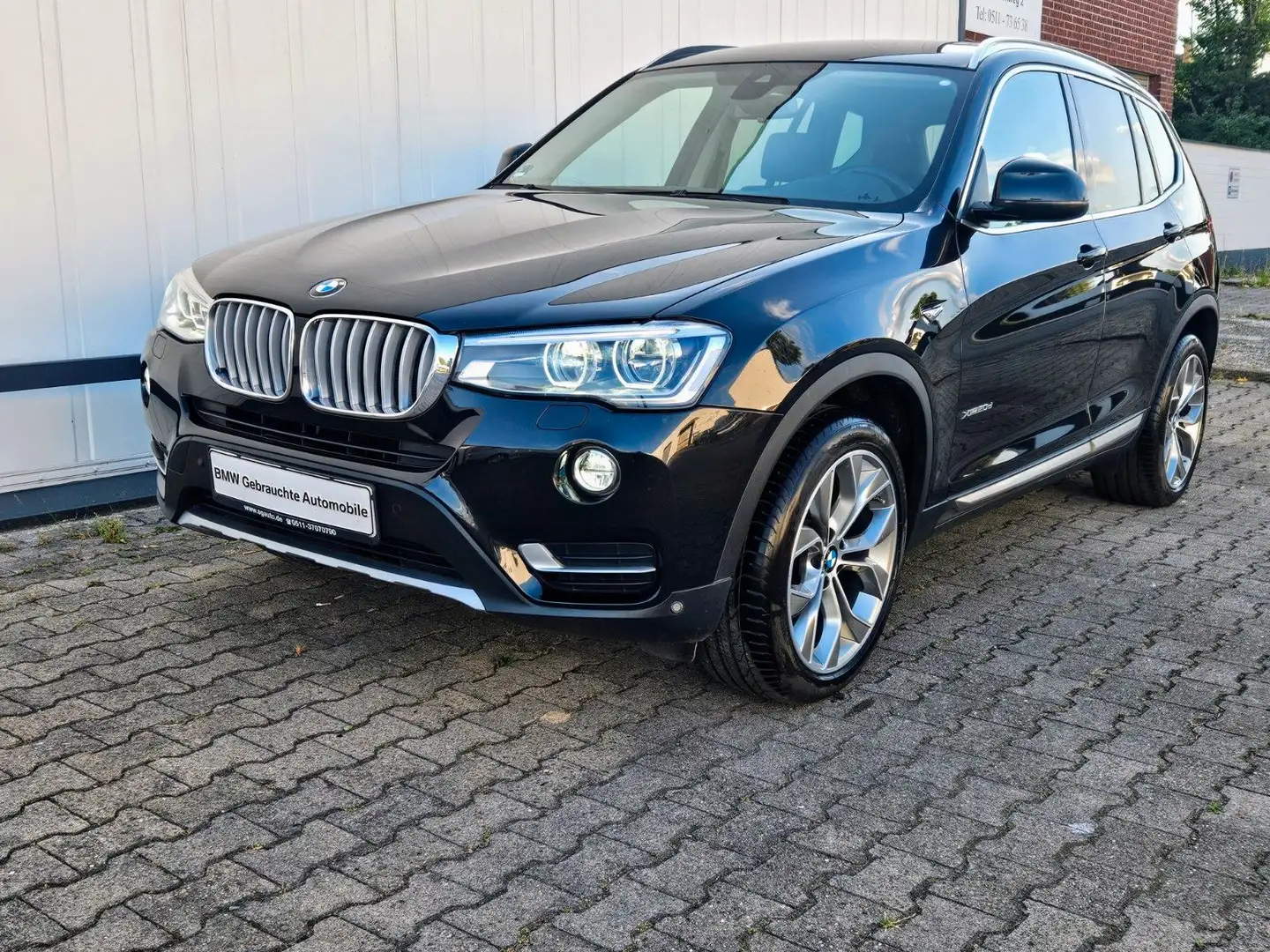 BMW X3 xDrive20d*NAVI*LED*X LINE*HUD*AHK*RFK*KEYLESS Schwarz - 1