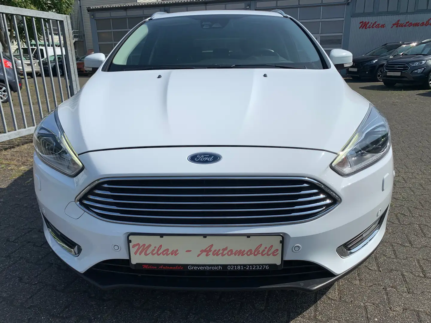 Ford Focus Titanium Leder-Navi-R-Kame-PDC-SHZG-LHZG-Xenon-AHK Weiß - 2