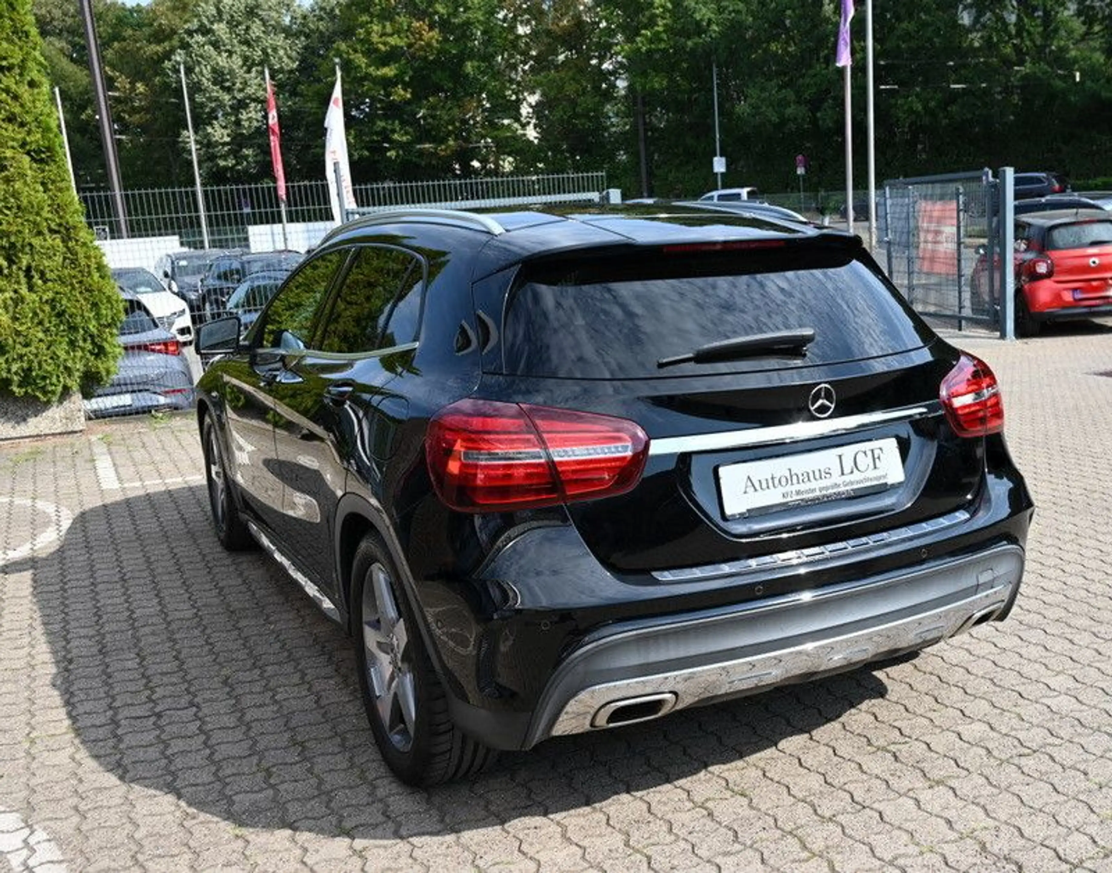 Mercedes-Benz GLA 180 AMG Line 1.Hd Leder Automatik — photo 8