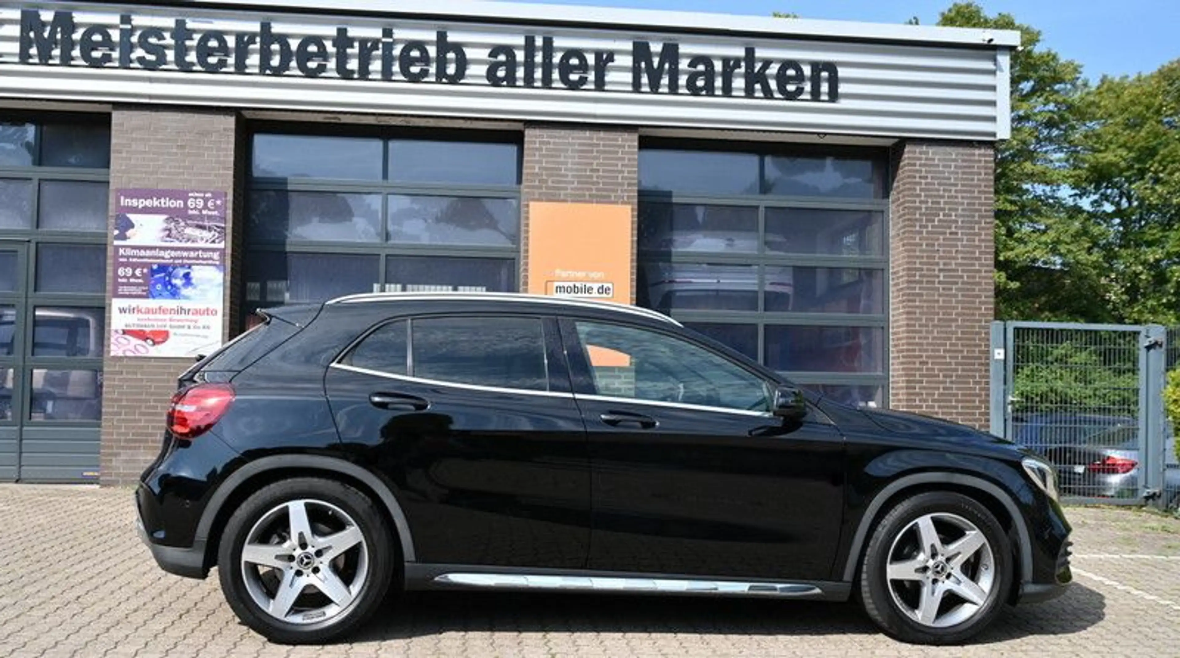 Mercedes-Benz GLA 180 AMG Line 1.Hd Leder Automatik — photo 5