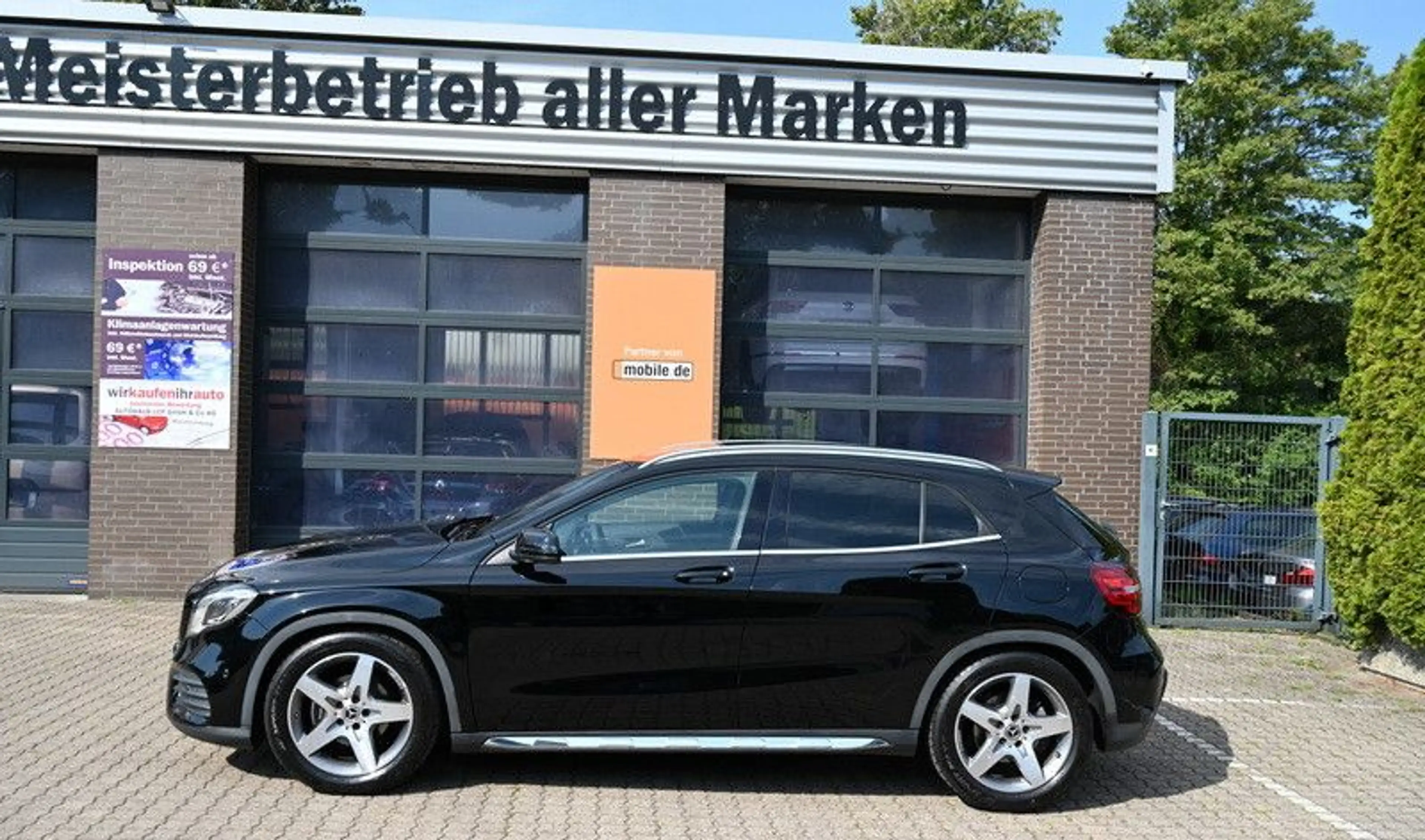 Mercedes-Benz GLA 180 AMG Line 1.Hd Leder Automatik — photo 3