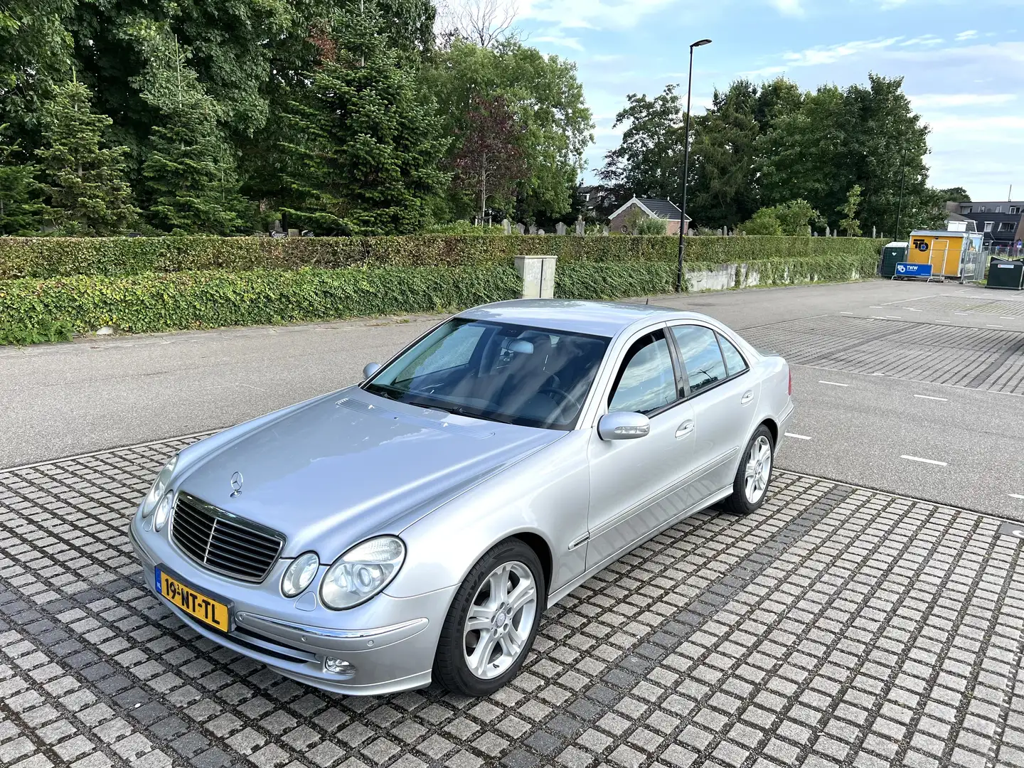 Mercedes-Benz E 240 2.6 v6 Avantgarde Gris - 1