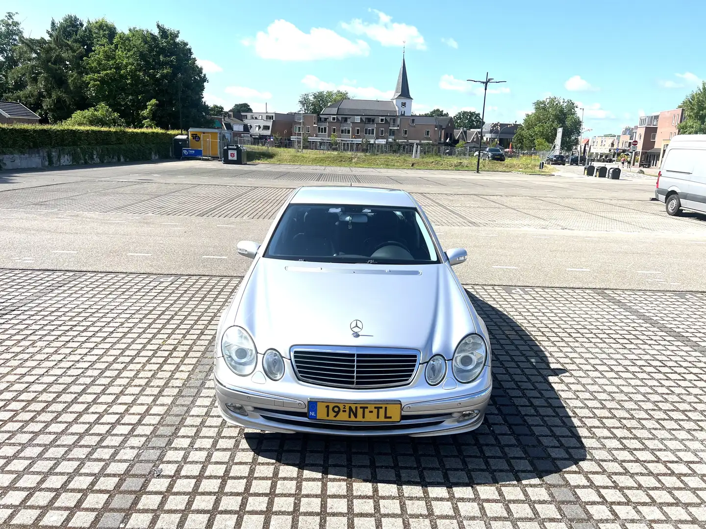 Mercedes-Benz E 240 Avantgarde Grijs - 2