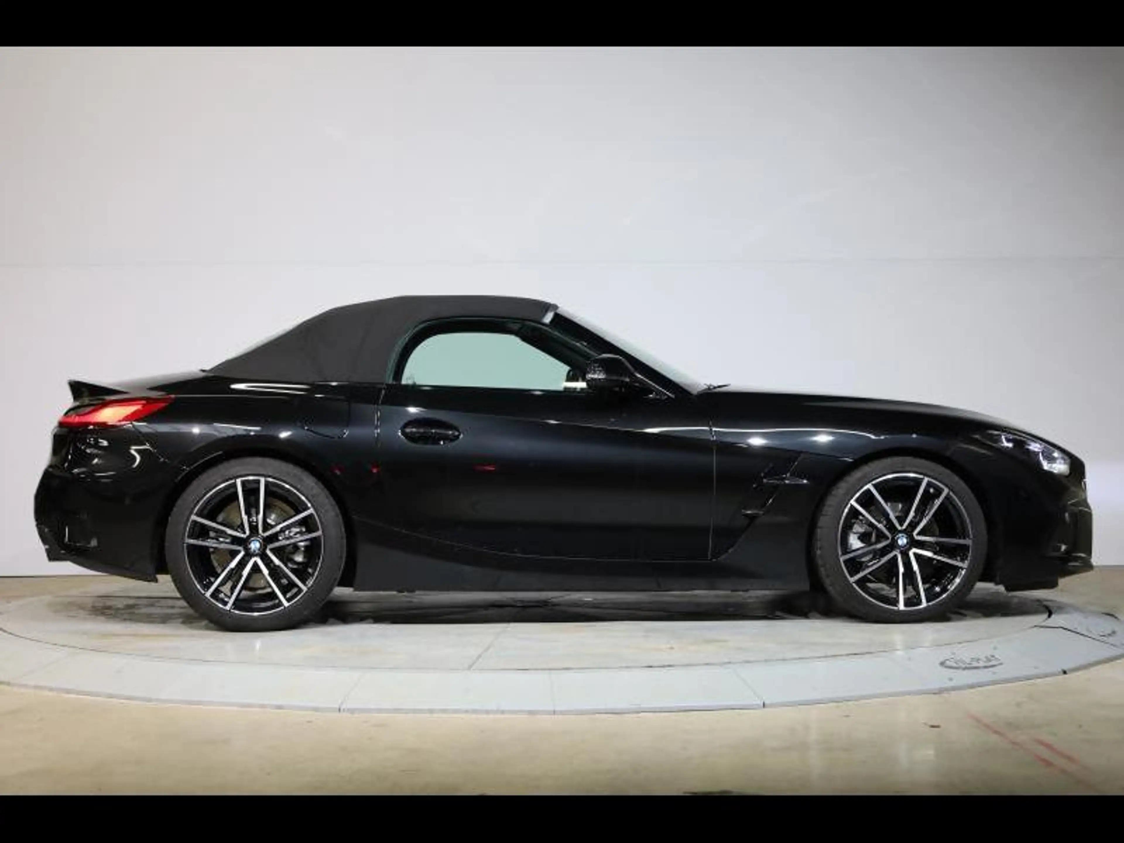 BMW Z4 sDrive20i Kit M Sport — photo 11