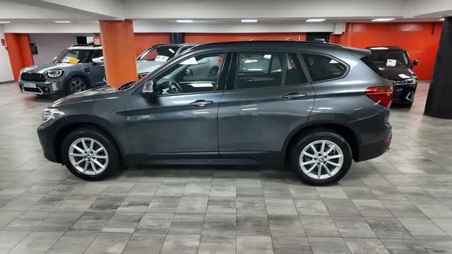 BMW X1 view 3