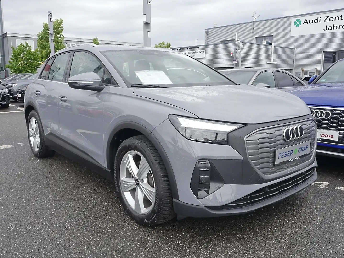 Audi Q4 e-tron 35 e-tron Navi Virtual SHZ ACC STHZ Grau - 2