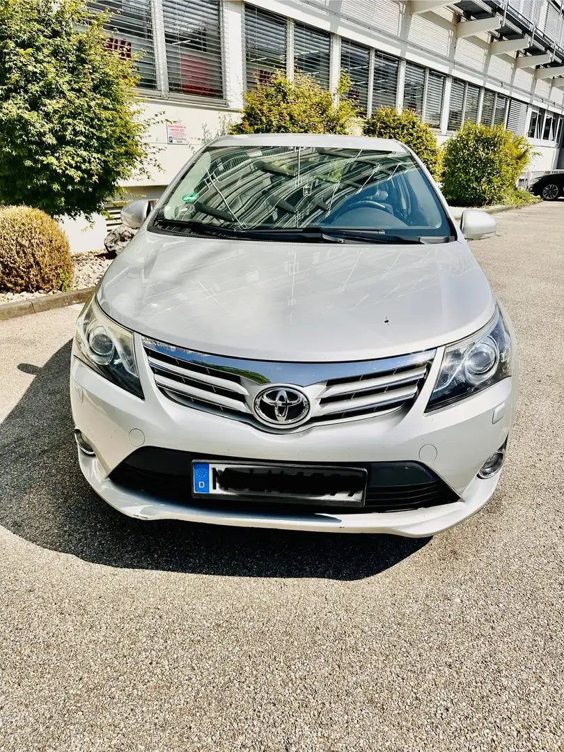 Toyota Avensis 2.0 linea sol Argent - 1