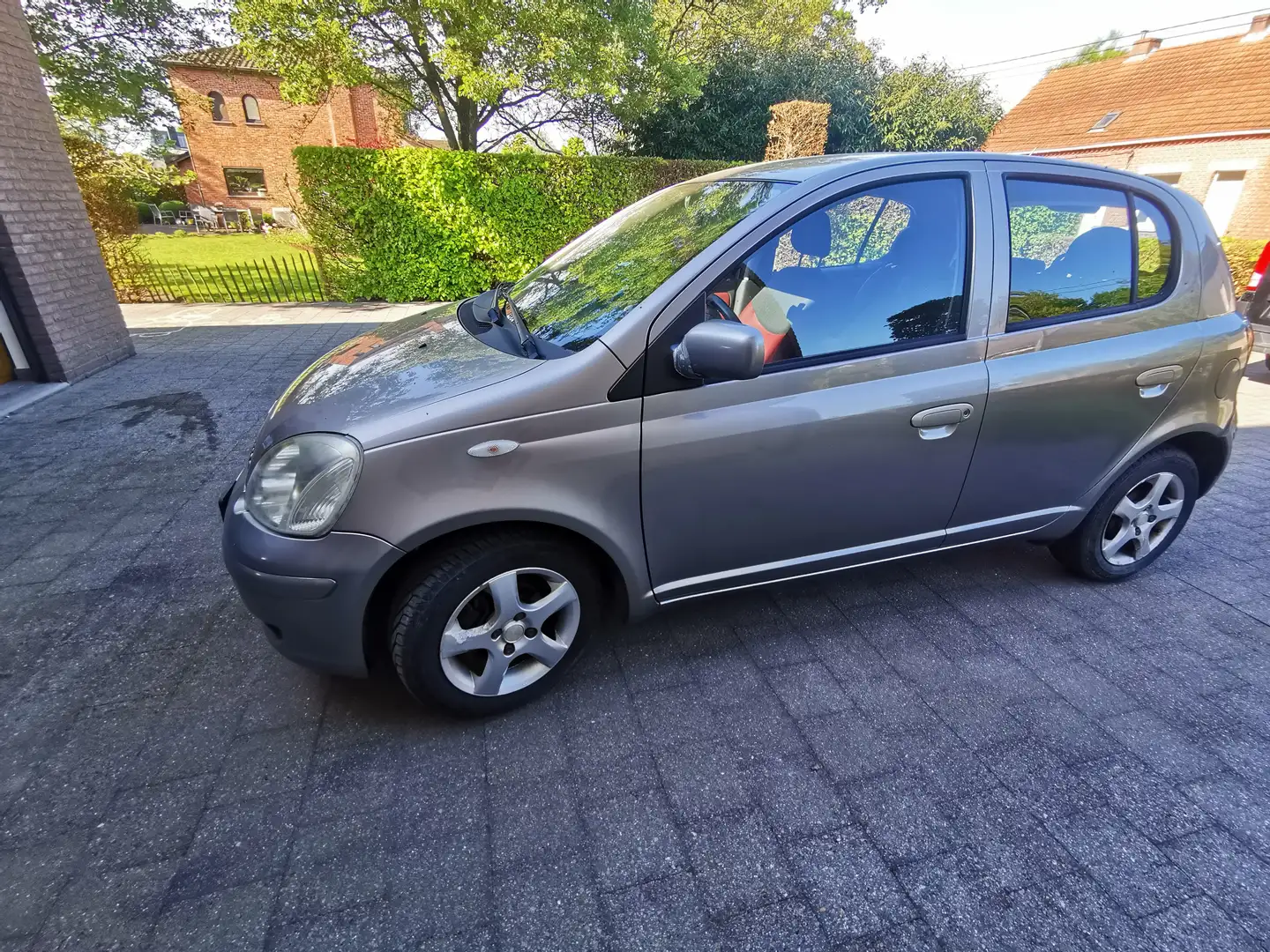 Toyota Yaris Yaris 1.4 D-4D red line Gris - 2
