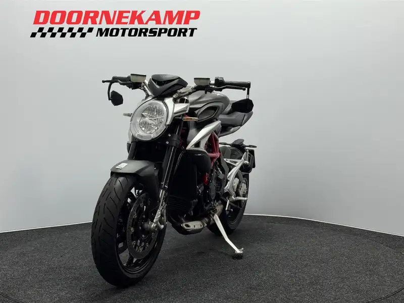 MV Agusta Brutale 800 - foto 6