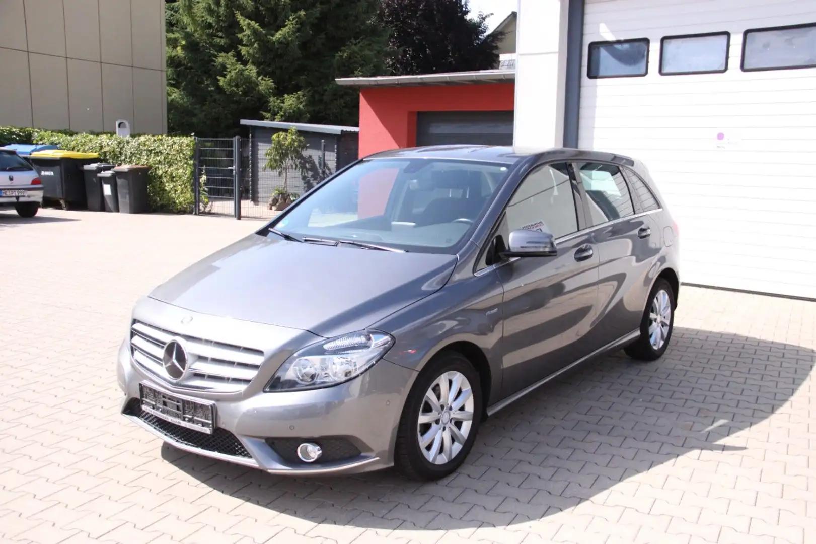 Mercedes-Benz B 180 Gris - 2