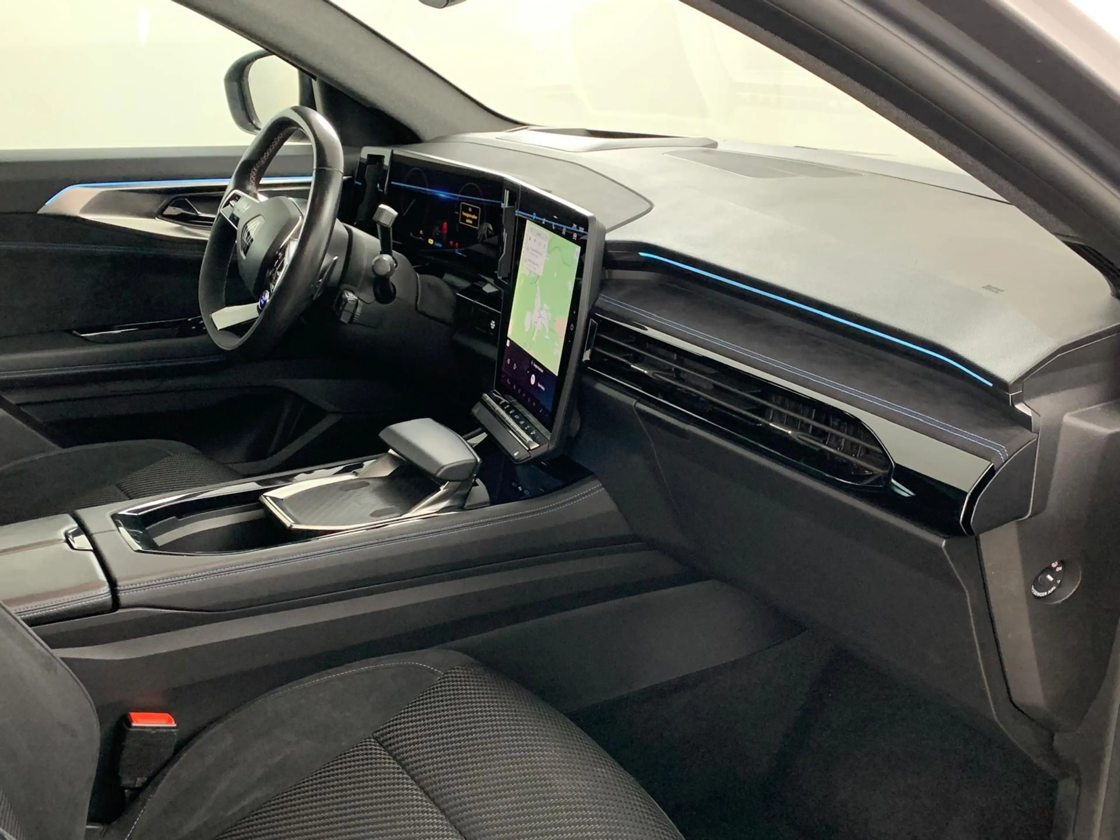 Renault Espace VI Esprit Alpine E-Tech Hybri Head-u Pano — photo 8