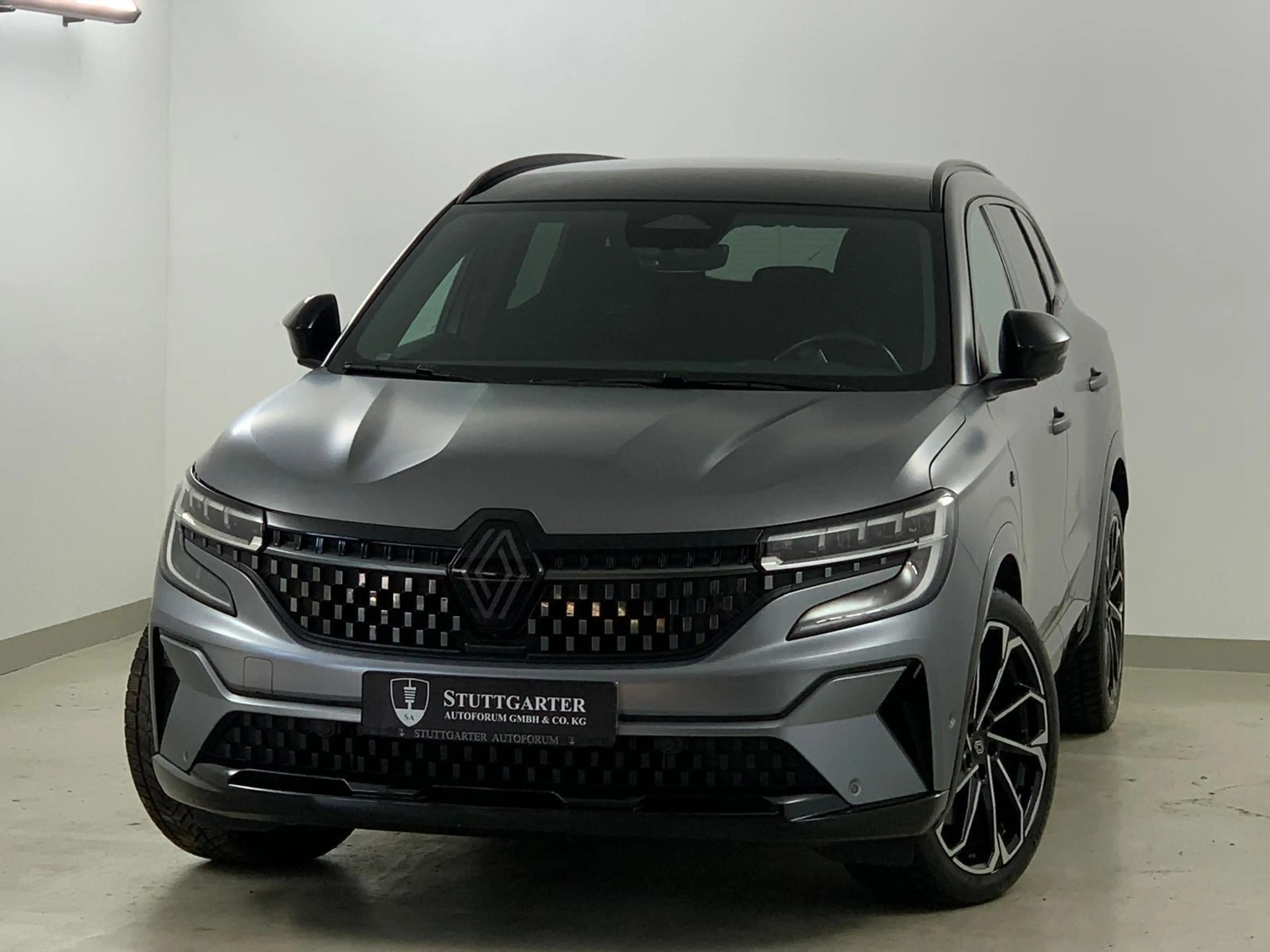 Renault Espace VI Esprit Alpine E-Tech Hybri Head-u Pano — photo 3