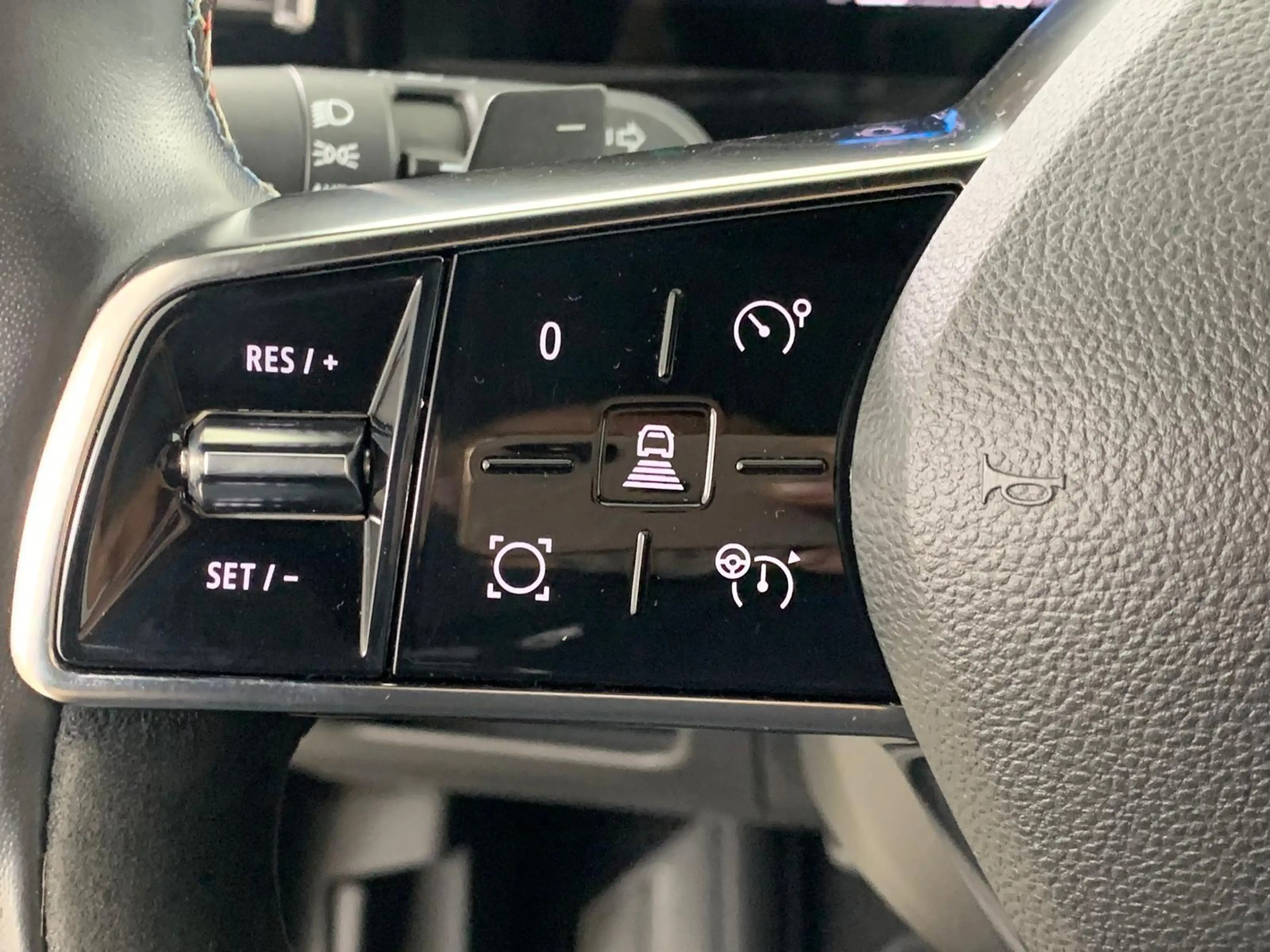Renault Espace VI Esprit Alpine E-Tech Hybri Head-u Pano — photo 11