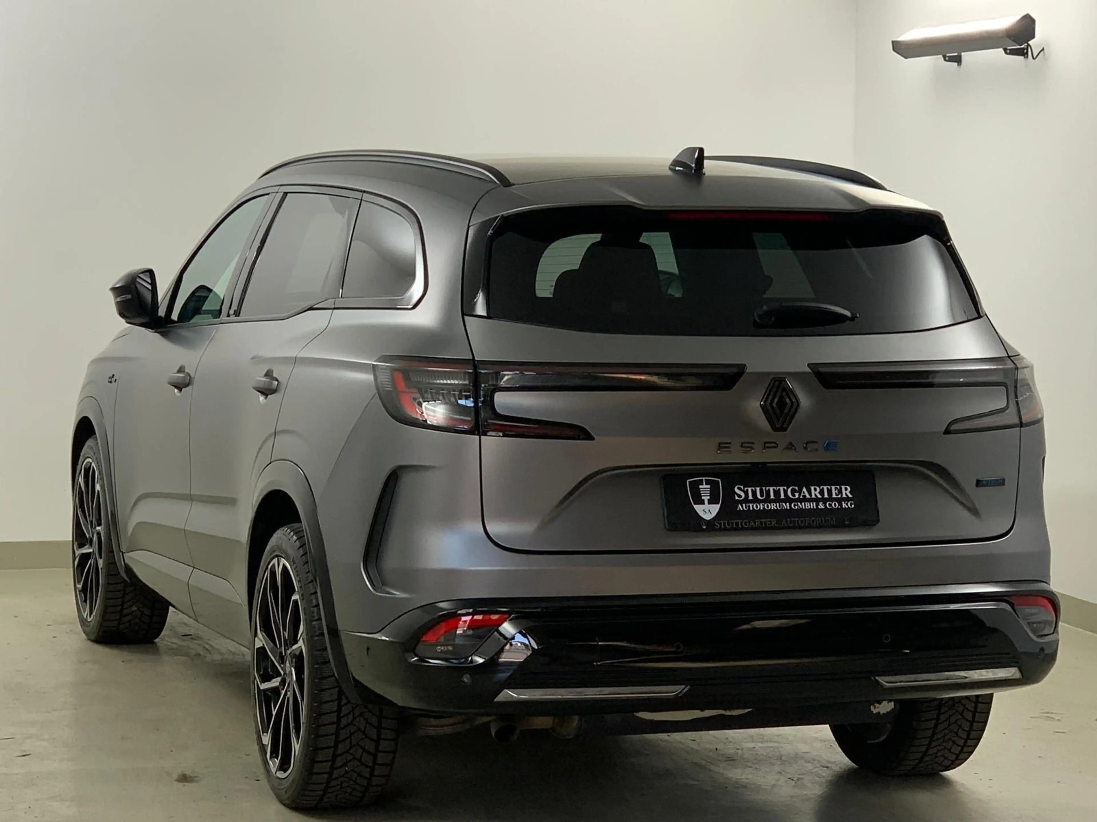 Renault Espace VI Esprit Alpine E-Tech Hybri Head-u Pano — photo 4