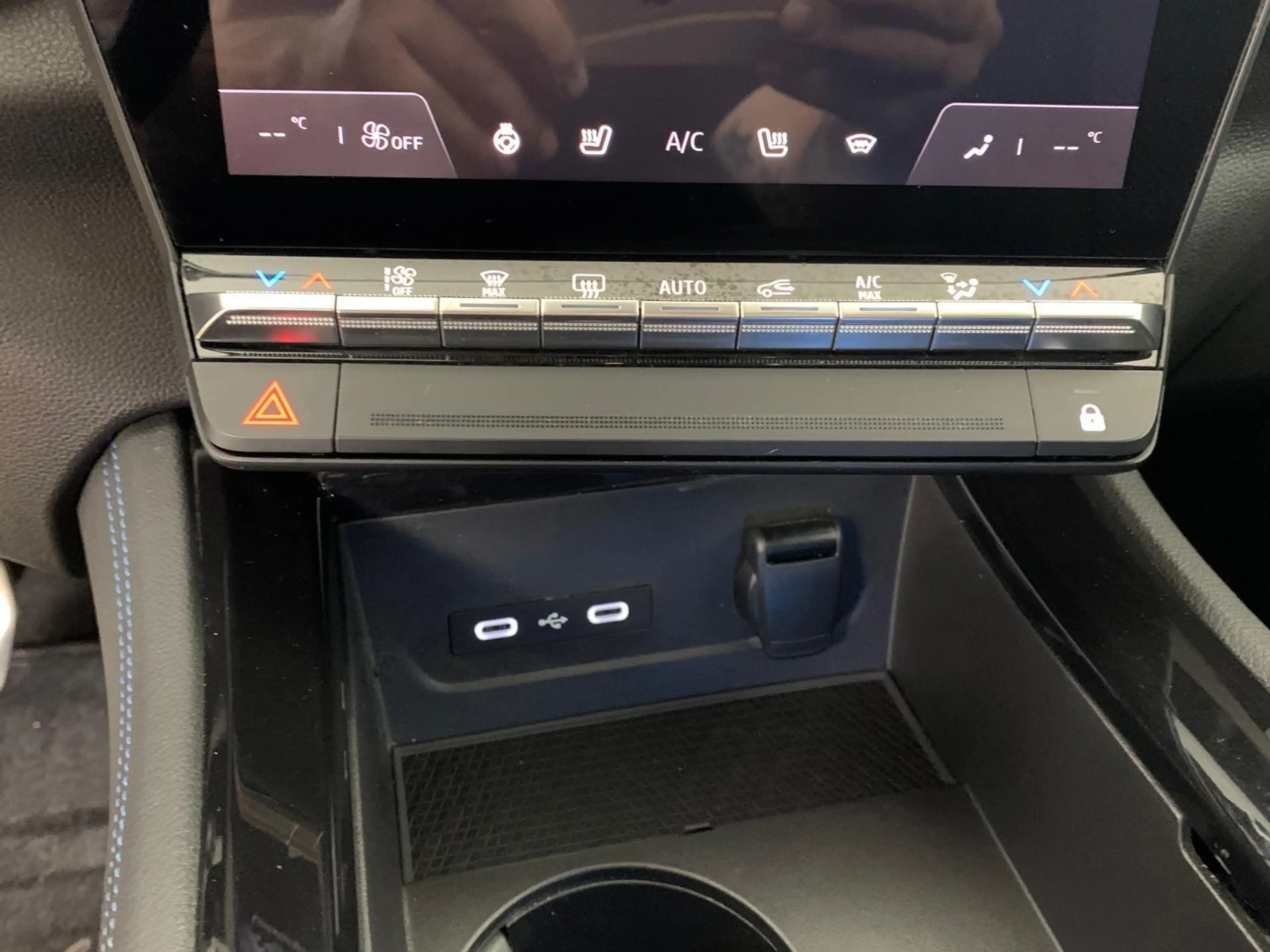 Renault Espace VI Esprit Alpine E-Tech Hybri Head-u Pano — photo 14