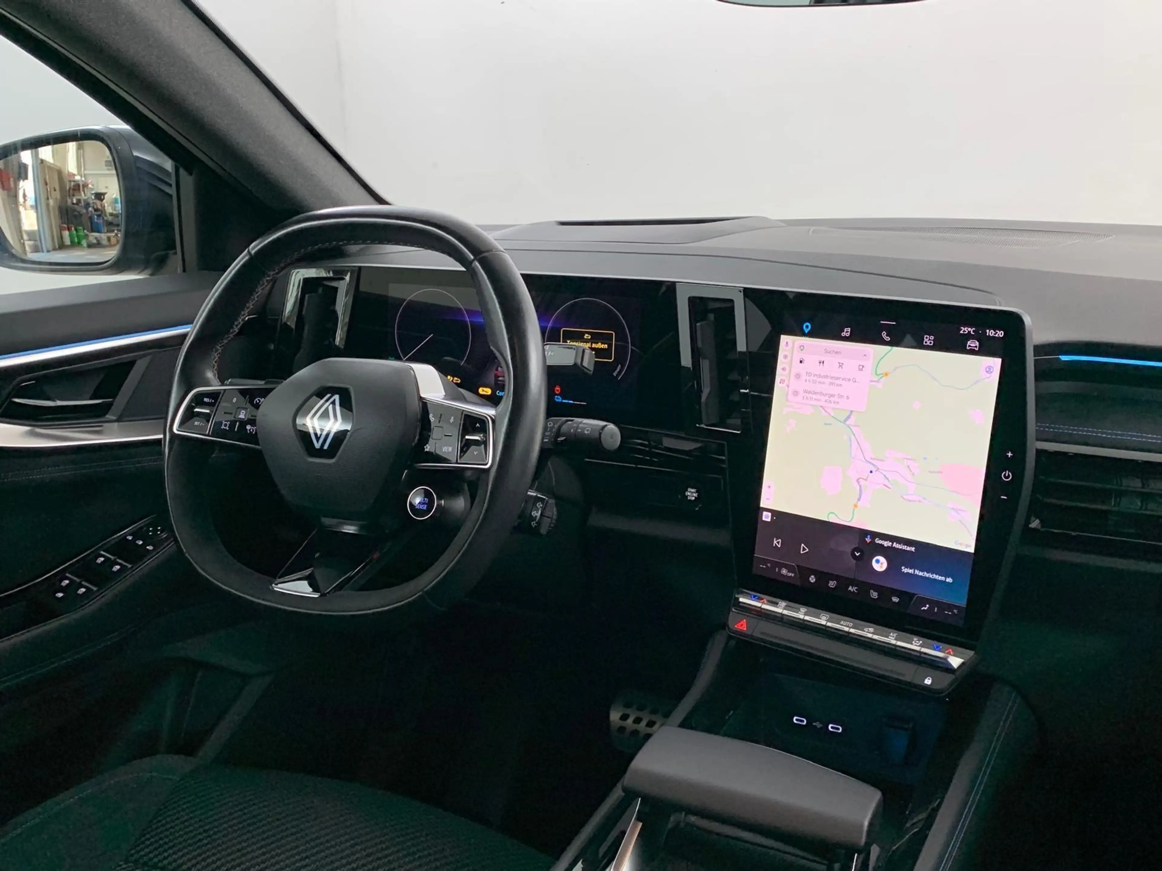 Renault Espace VI Esprit Alpine E-Tech Hybri Head-u Pano — photo 9
