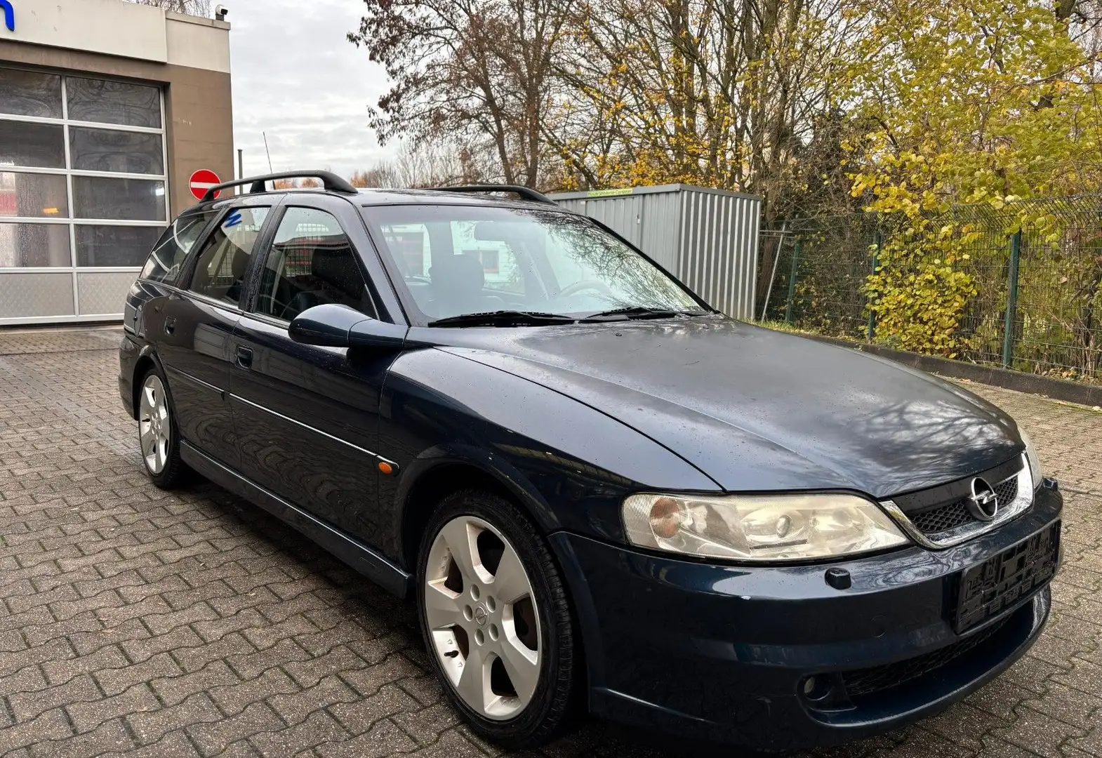 Opel Vectra 1.8 16V Sport/Gewährleistung+Service+TÜV! Bleu - 2