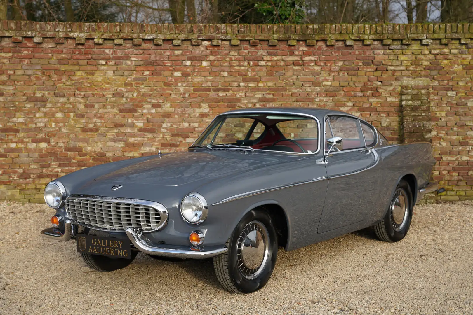 Volvo P1800 Coupé Restored condition, First series P1800 ‘Cow Gris - 1