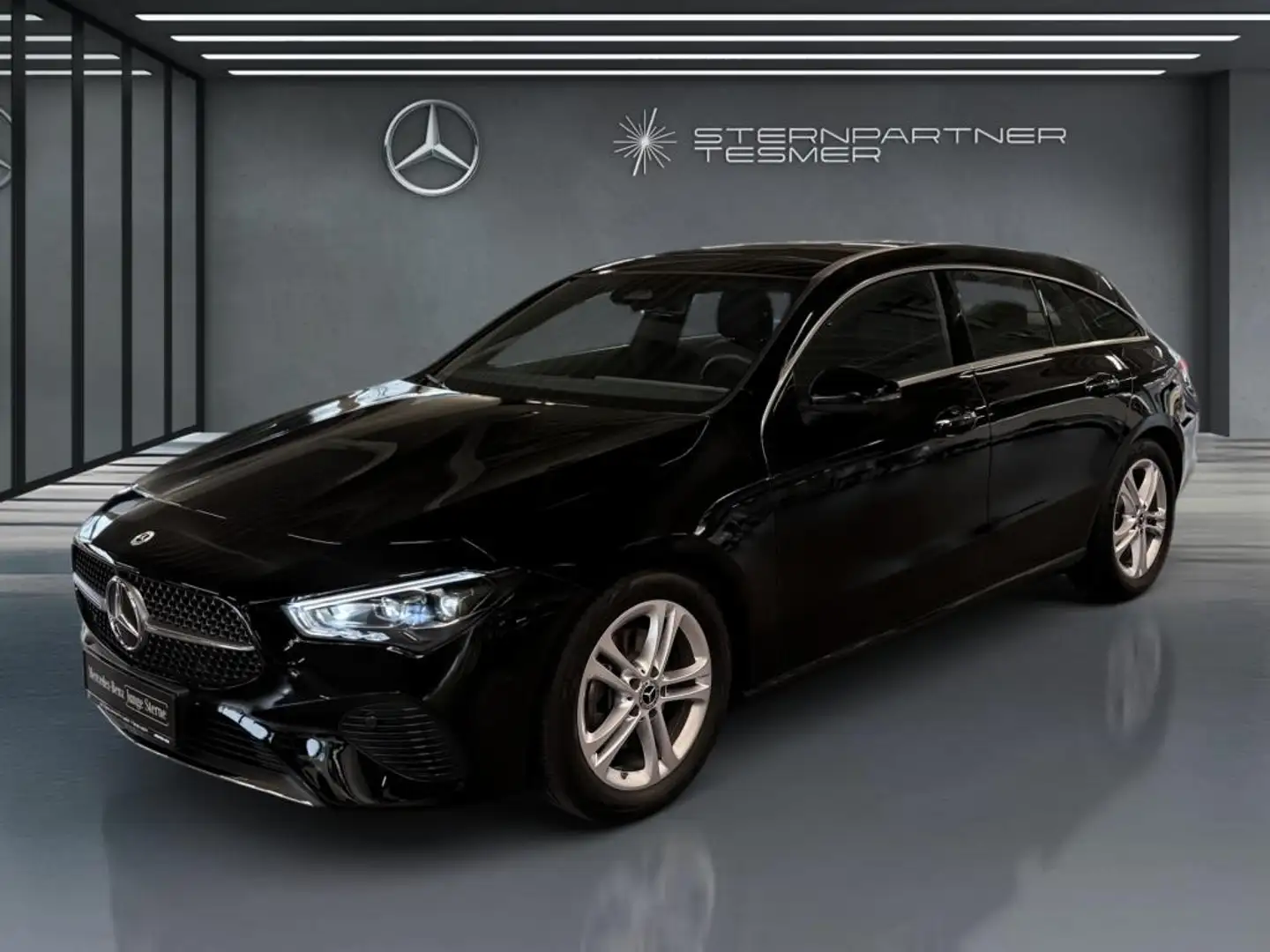 Mercedes-Benz CLA 200 d SB PROGR. +360°+AMBI+TOTW+DISTR+PANO Schwarz - 1