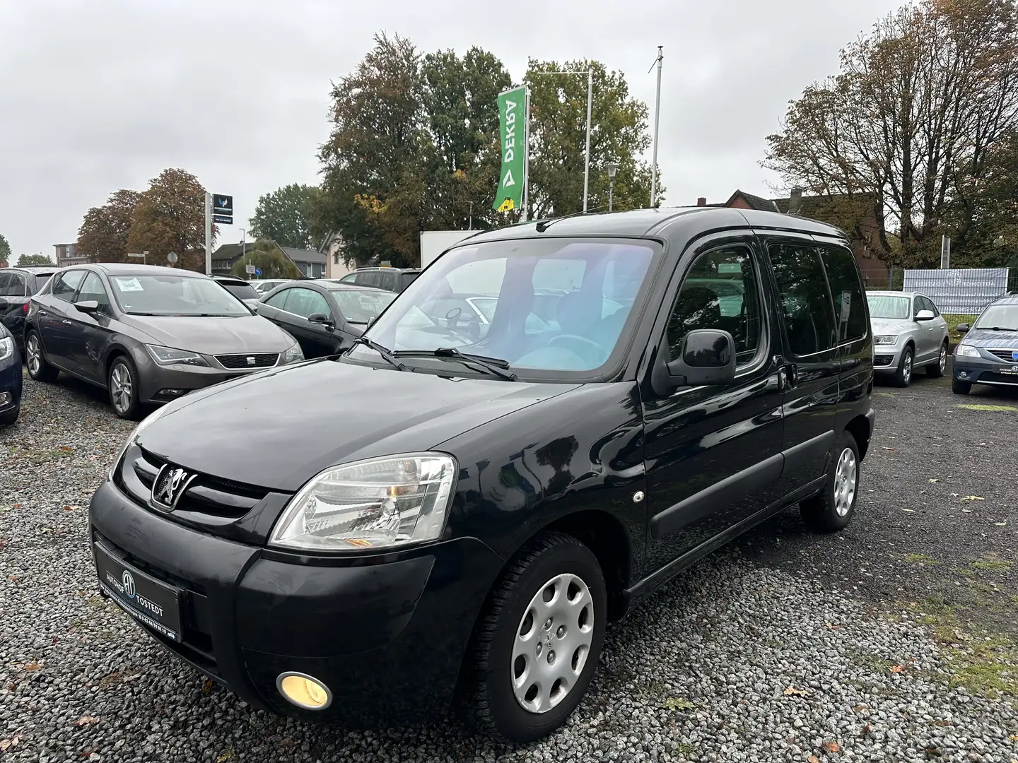 Peugeot Partner 1.4 Filou Kombi*Klima+AHK*08.2026 TÜV Schwarz - 1