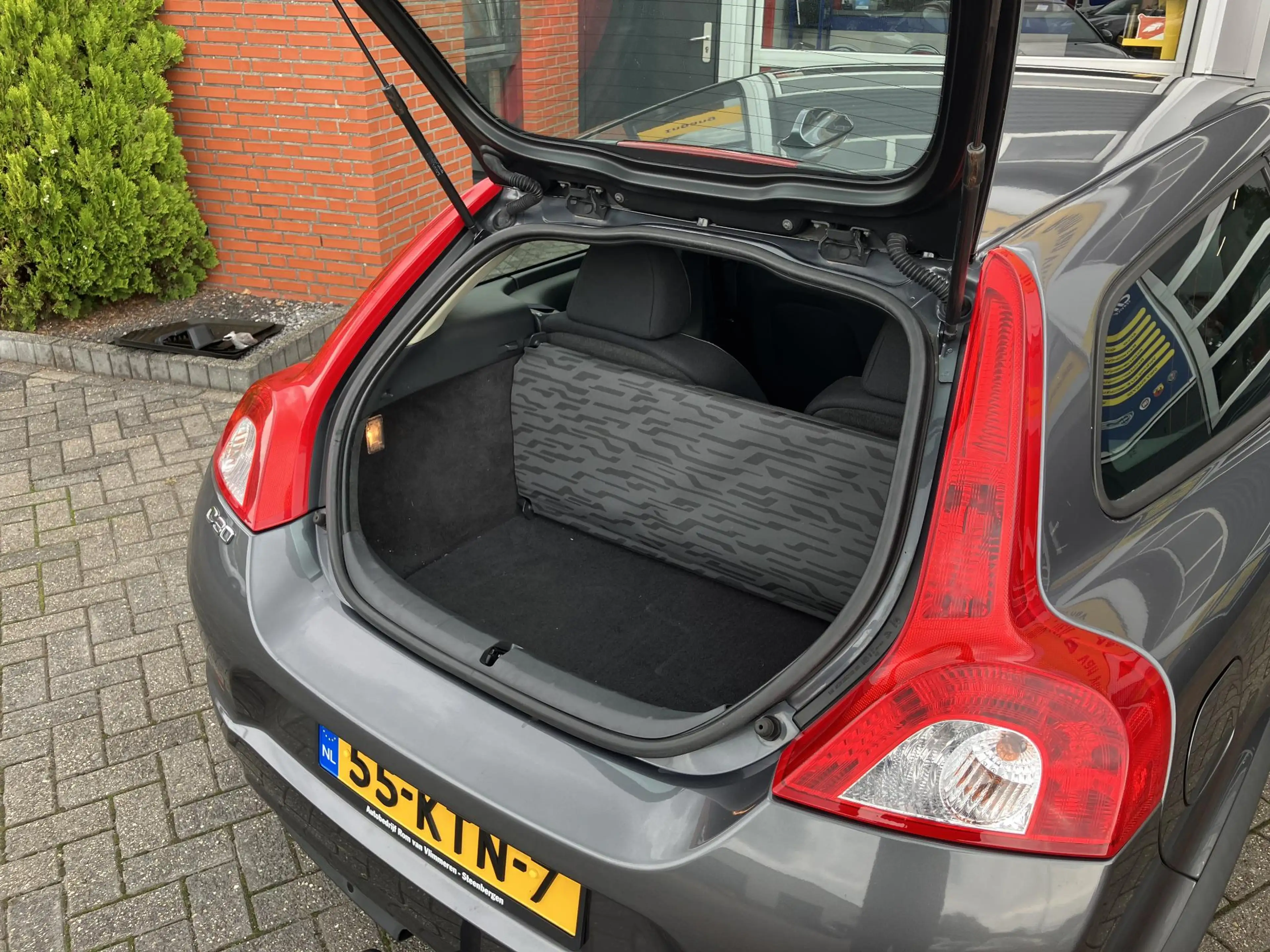 Volvo C30 1.6 Kinetic — photo 11